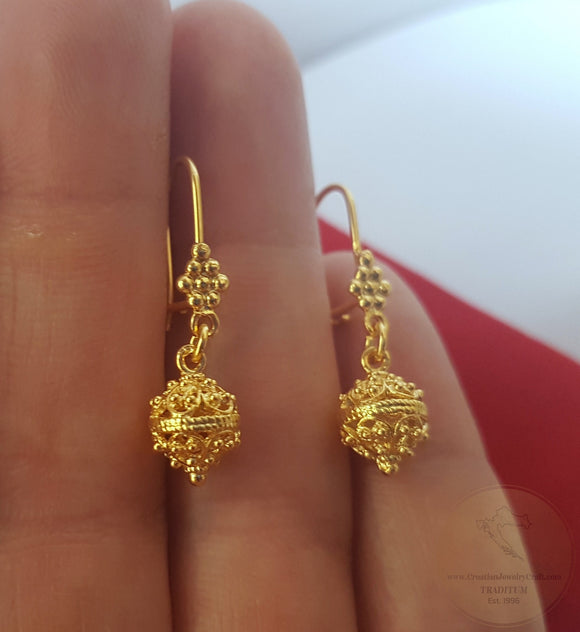 Dangle Gold Kiss Hook Earrings Lipstick Lip Women Party Jewelry Earing  1pair | eBay